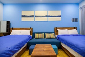 1 bedroom, premium bedding, desk, soundproofing - Summer Sea Hostel (Magong)