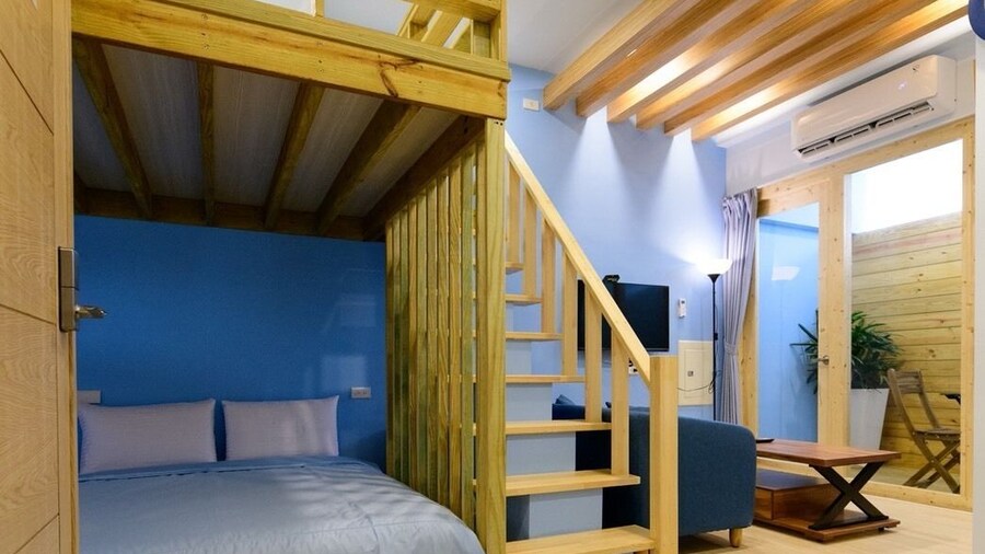 Summer Sea Hostel