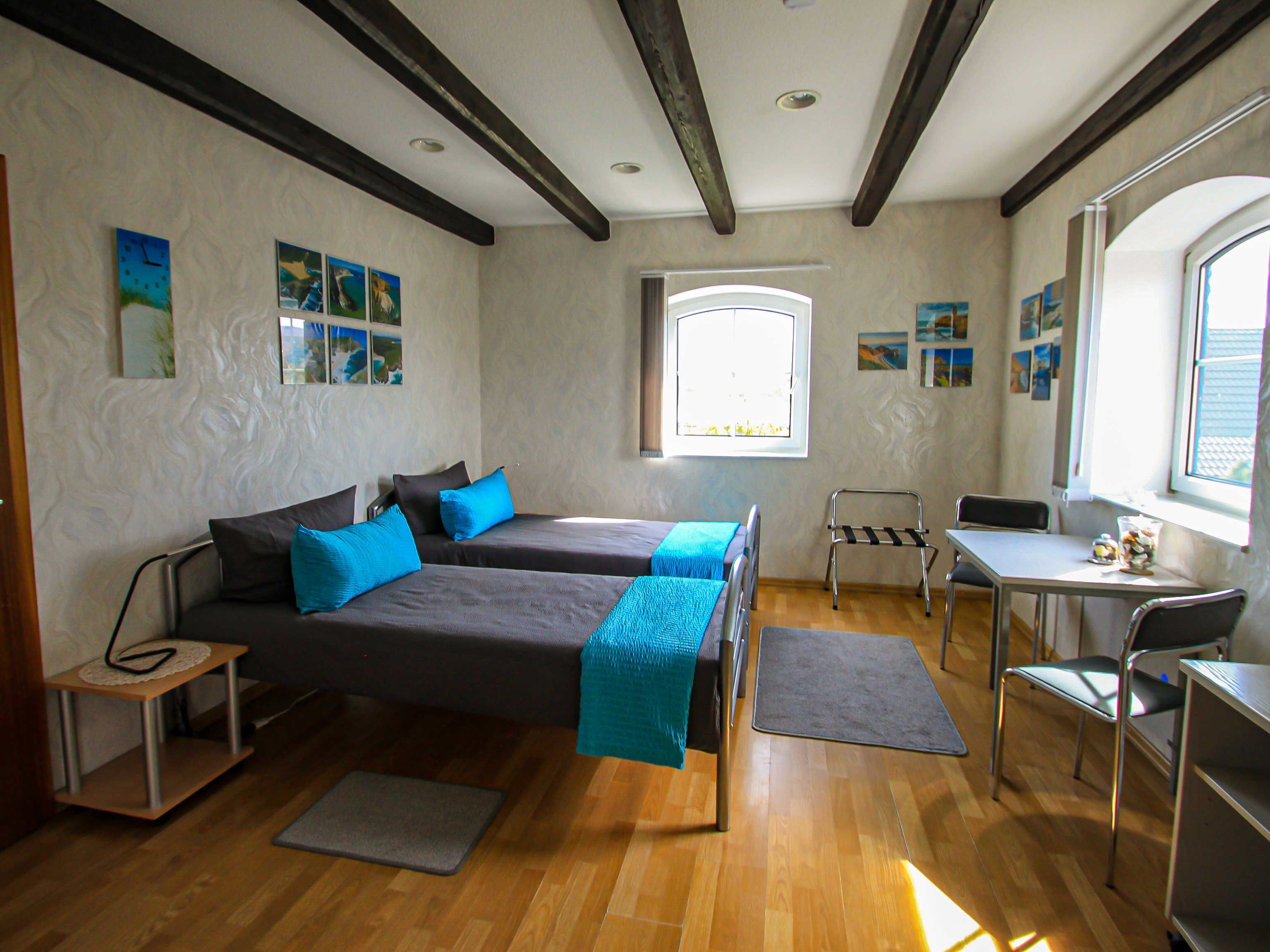 3 habitaciones, escritorio, wifi y ropa de cama 