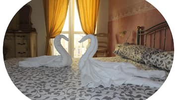 Escritorio, tabla de planchar con plancha y cunas gratuitas