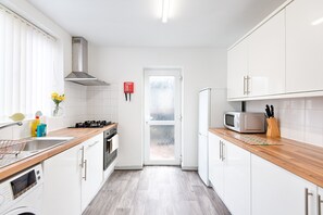 City House, 3 Bedrooms | Private kitchen