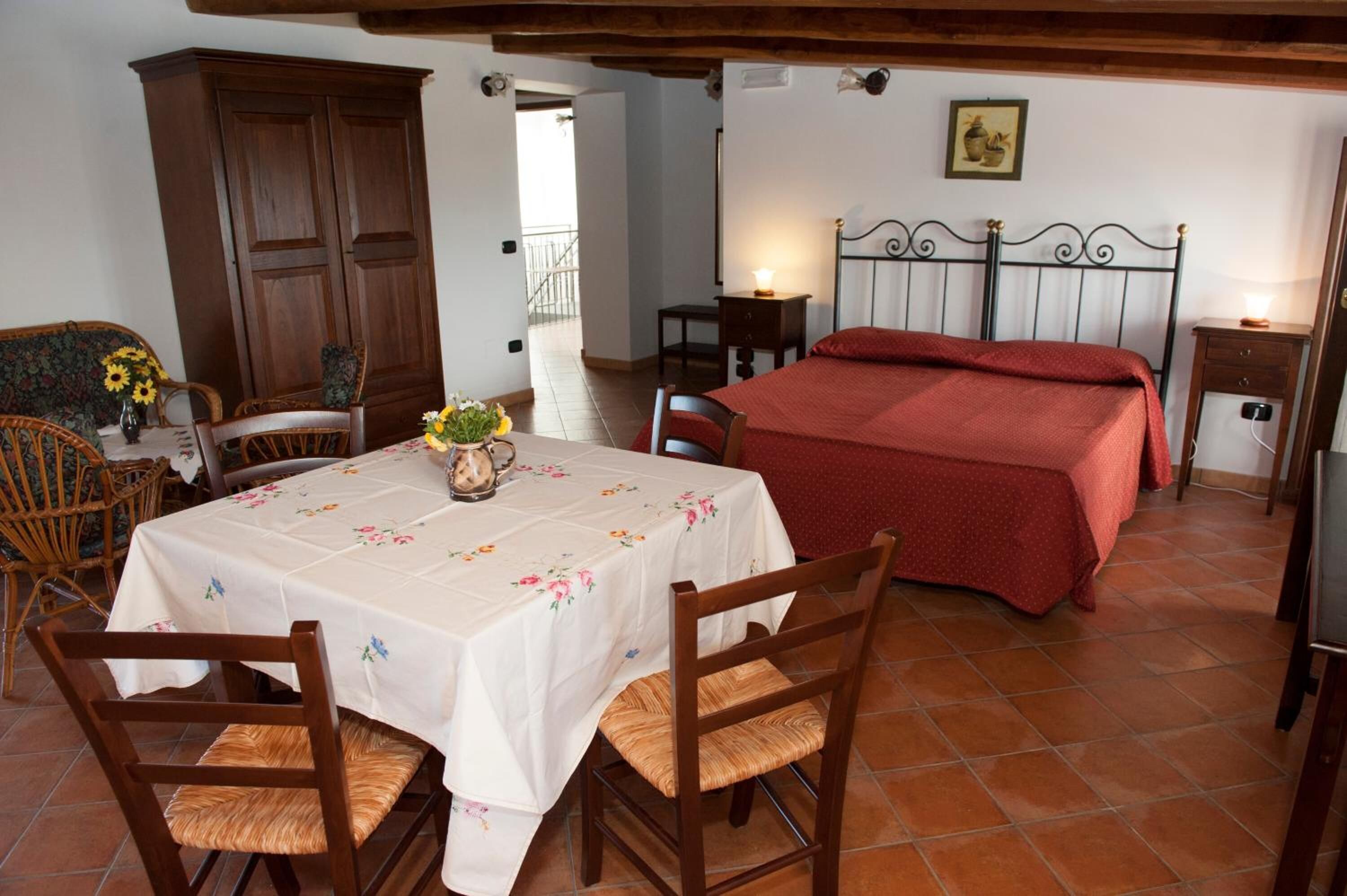 Hochwertige Bettwaren, Verdunkelungsvorhänge, Bügeleisen/Bügelbrett