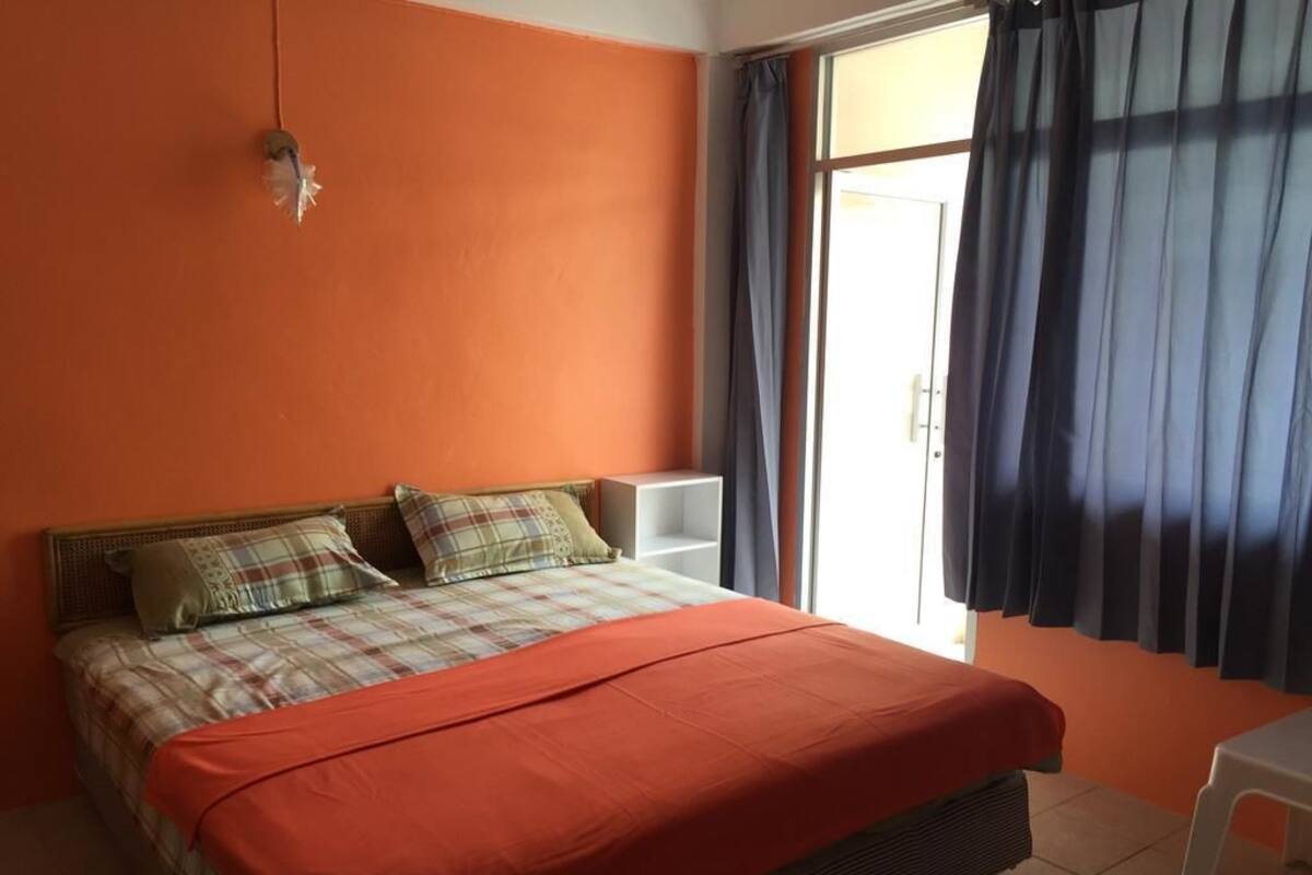 In-room safe, free WiFi