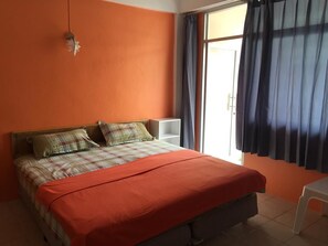 In-room safe, free WiFi