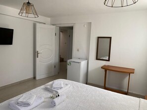 1 bedroom, minibar, free WiFi, bed sheets - Alize Otel (Bozcaada)