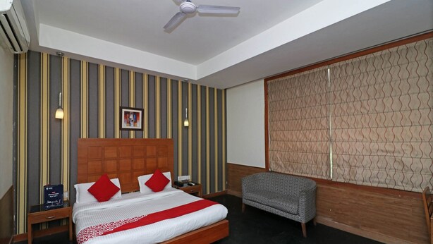 Standard Double Room | Blackout drapes, WiFi (free), bed sheets - OYO 421 One Hotel (Ghaziabad)