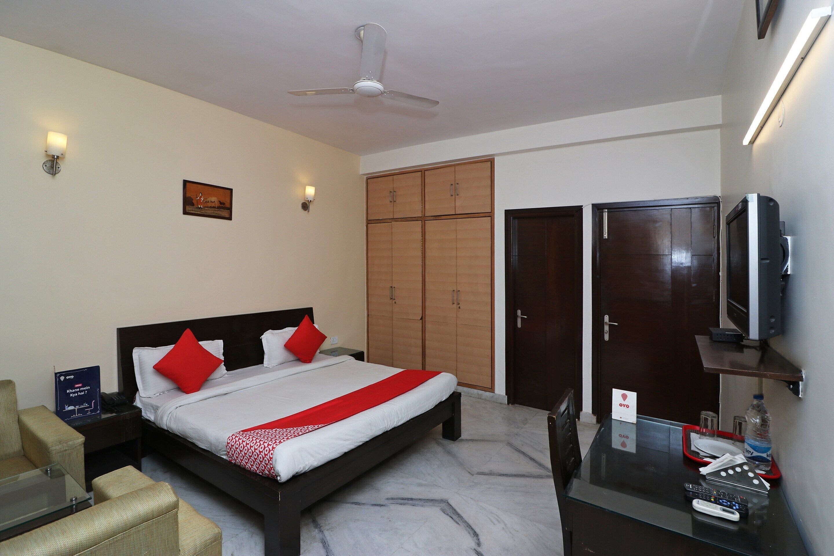 Standard Double Room | Free WiFi, bed sheets
