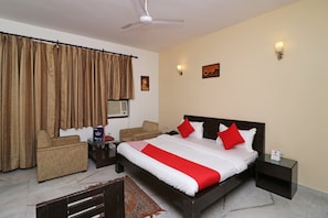 Standard Double Room | Free WiFi, bed sheets