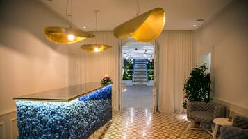 Check-in-/Check-out-Schalter