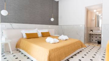 Doppia Comfort uso singolo, 1 letto king, bagno privato, vista cortile | Minibar, una cassaforte in camera, con stile personalizzato