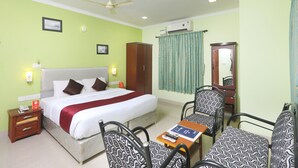 Double or Twin Room | Free WiFi - OYO 970 MNR Grand (Chennai)