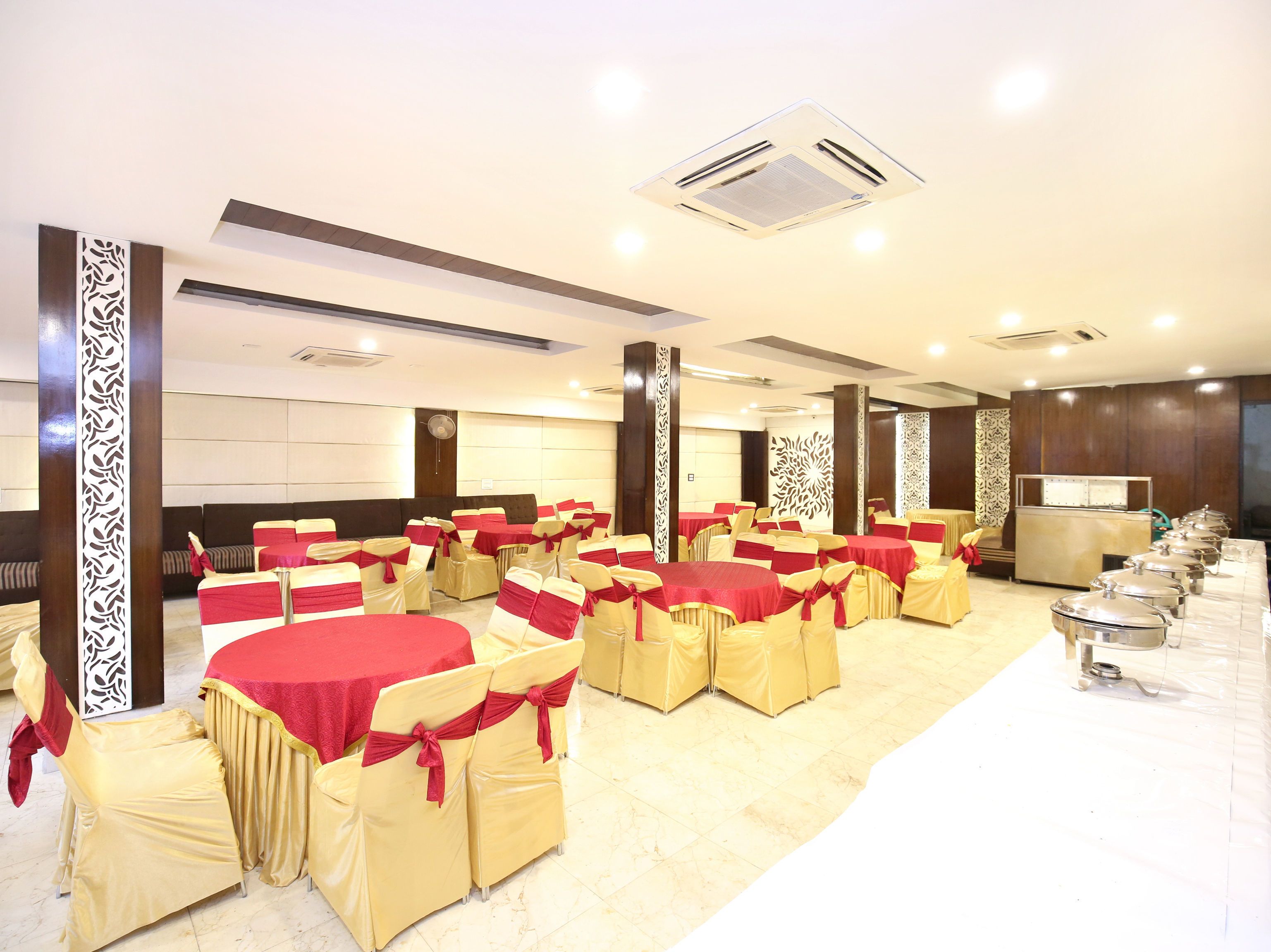 Banquet hall