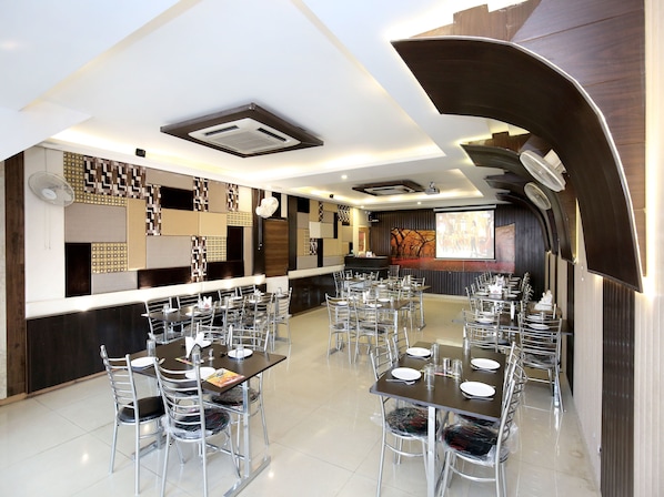 Restaurant - OYO 1355 Hotel Dream (Dera Bassi)