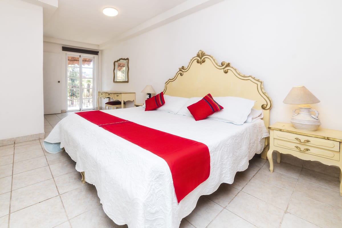 Habitacion # 4 Valle De Santiago | 1 bedroom, iron/ironing board, free WiFi, bed sheets