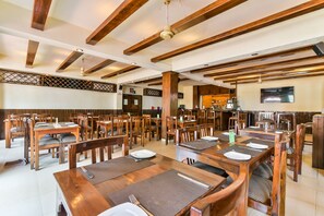 Restaurant - Silver Sands Holiday Village (Candolim)