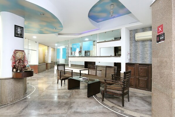 Lobby - OYO 1496 Hotel Sky 5 (Panchkula)