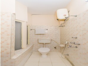 Double or Twin Room | Bathroom | Shower, rainfall showerhead, free toiletries, towels - OYO 8998 Hotel Aayash (Bidhannagar)