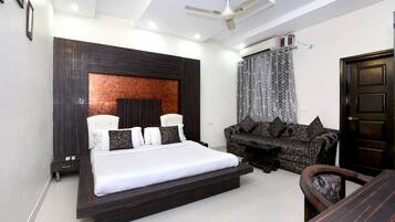 Standard Double Room | Minibar, desk, free WiFi, bed sheets