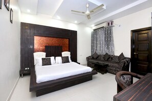 Standard Double Room | Minibar, desk, free WiFi, bed sheets - Capital O 9235 Hotel Nayyar (Amritsar)