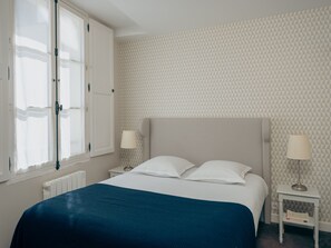 Leilighet – comfort | 1 soverom, minibar, skrivebord og lydisolert