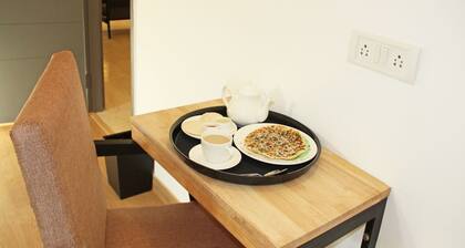 OYO 4418 Royal Mass Club