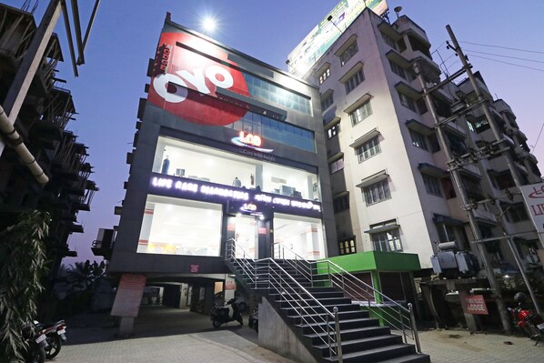 Exterior - OYO 4979 Prabha Palace Lodge (Guwahati)