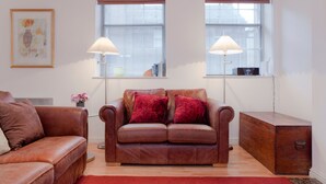 Unclassified image, 2 of 26, button - Apartment The Causeway at The Southside (Edinburgh)