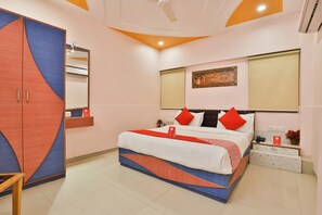Double or Twin Room | Free WiFi, bed sheets - OYO 5835 Jaunt Safari (Ahmedabad)