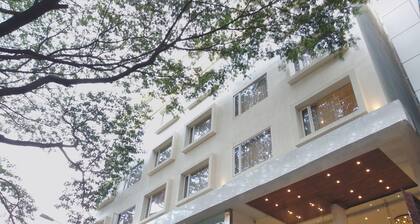 OYO 7654 The Palladium Hotel