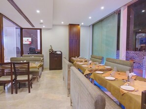 Restaurant - OYO 7654 The Palladium Hotel (Bengaluru)