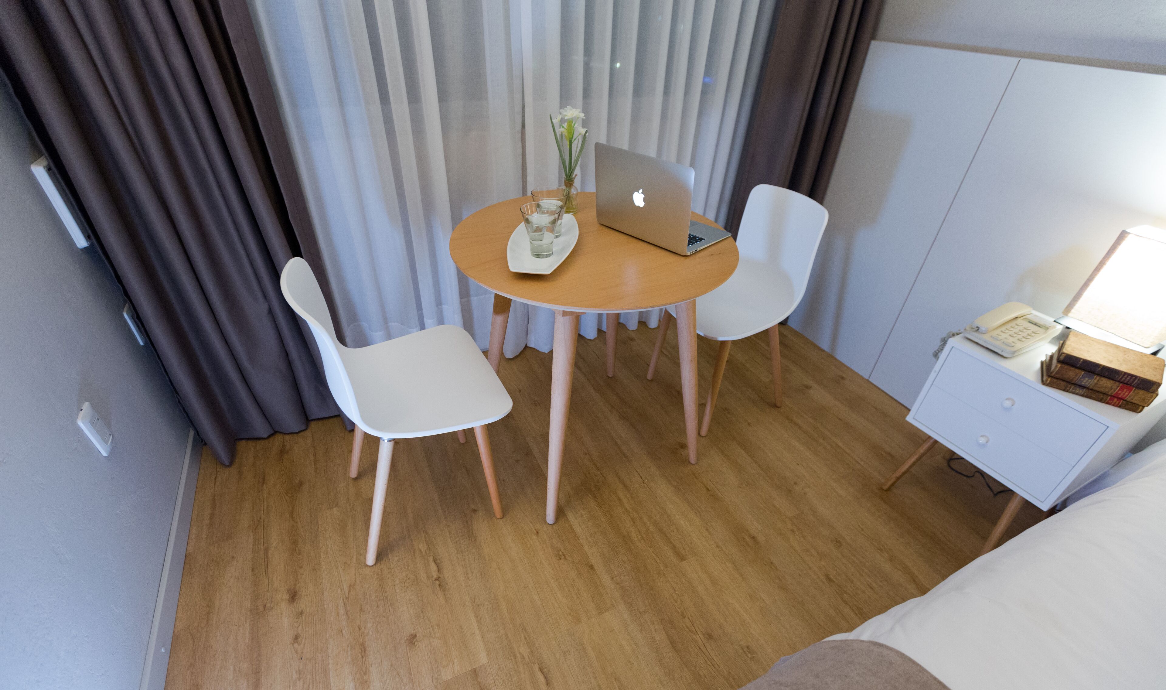 deluxe single room | 1 bedroom, minibar, free wifi, bed sheets