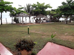 Garden - Sea View Beach Hotel (Nilaveli)