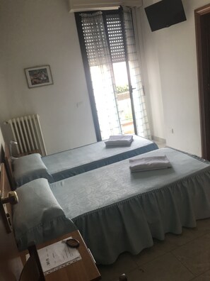 Zweibettzimmer, eigenes Bad