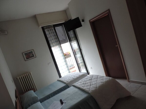 Twin Room, Private Bathroom | Free WiFi, bed sheets
