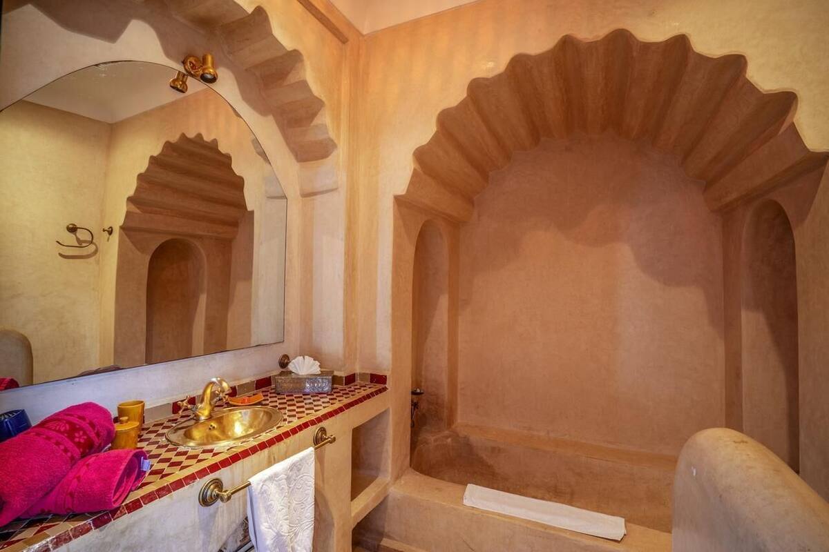Double Room | Bathroom | Shower, deep soaking tub, hair dryer