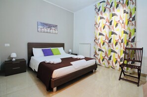 Minibar, Zimmersafe, kostenloses WLAN, Bettwäsche