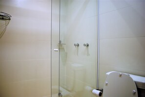 Classic Double Room Single Use, 1 Double Bed with Sofa bed, Microwave, City View | Bathroom | Shower, free toiletries, hair dryer, towels - Apartamento Solar da Encosta - 022 (Gramado)
