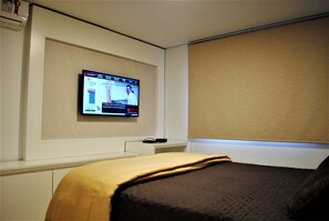 Classic Double Room Single Use, 1 Double Bed with Sofa bed, Microwave, City View | Room amenity - Apartamento Solar da Encosta - 022 (Gramado)