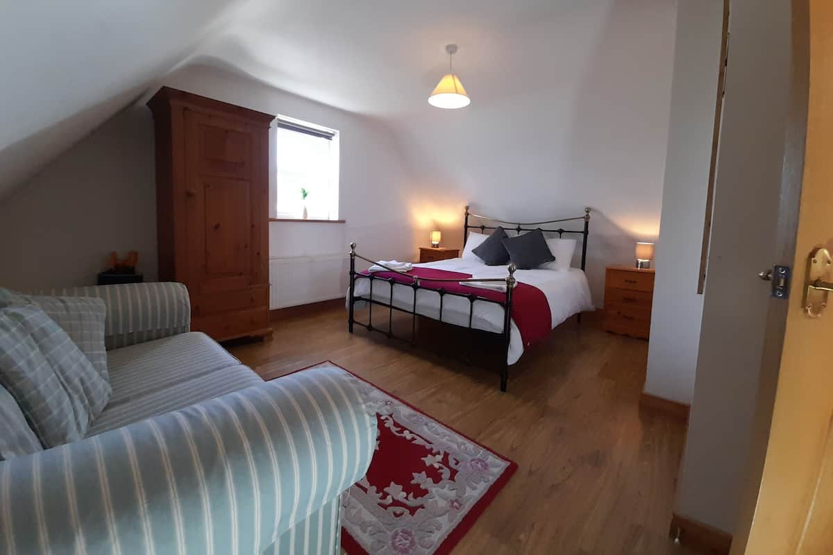 Casa de campo tradicional, 4 habitaciones | 1 habitación, ropa de cama de alta calidad y cortinas blackout