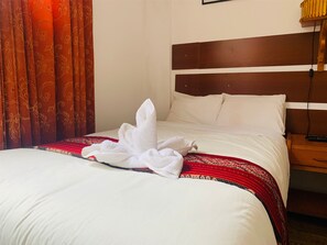 Standard Single Room, 1 Single Bed, Private Bathroom, Valley View | Desk, laptop workspace, blackout curtains, free WiFi - Inka Khawarina Tambo Lodge (Ollantaytambo)