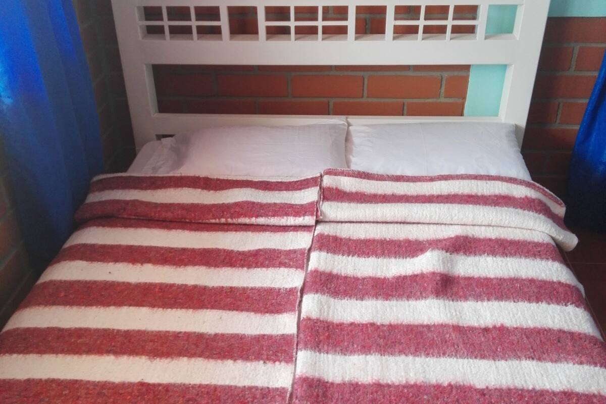 6 slaapkamers, luxe beddengoed, een bureau, gratis wifi