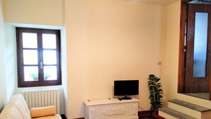 Unclassified image, 3 of 24, button - Casa Gianna (Mergozzo)