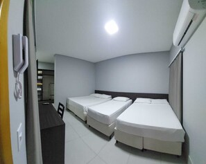 Family Room, Multiple Beds | Desk, blackout drapes, free WiFi