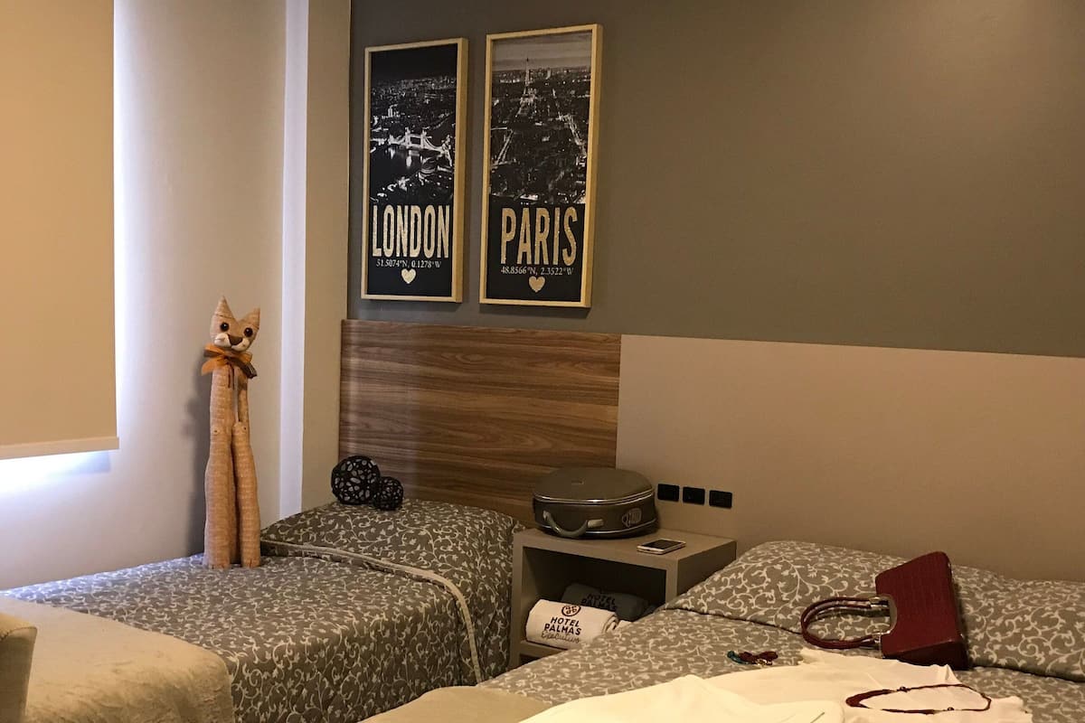 Apartamento urbano, 2 quartos | 1 quarto, roupas de cama premium, escrivaninha