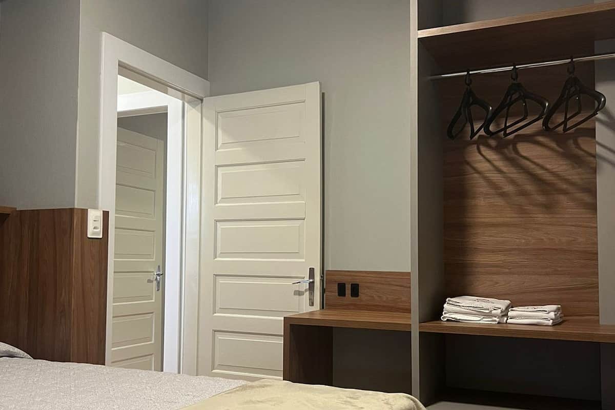 Apartamento básico | 1 quarto, roupas de cama premium, escrivaninha