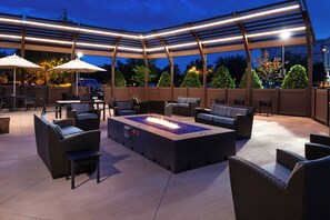 BBQ/picnic Area - Residence Inn by Marriott Charlotte Northlake (Charlotte)