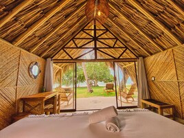 Bungalow Deluxe Frente Al Mar | Roupas de cama premium, edredons de pluma, camas Select Comfort