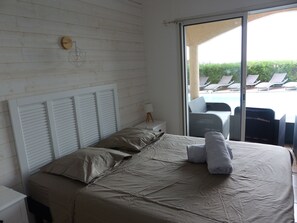 7 bedrooms, iron/ironing board, WiFi, bed sheets
