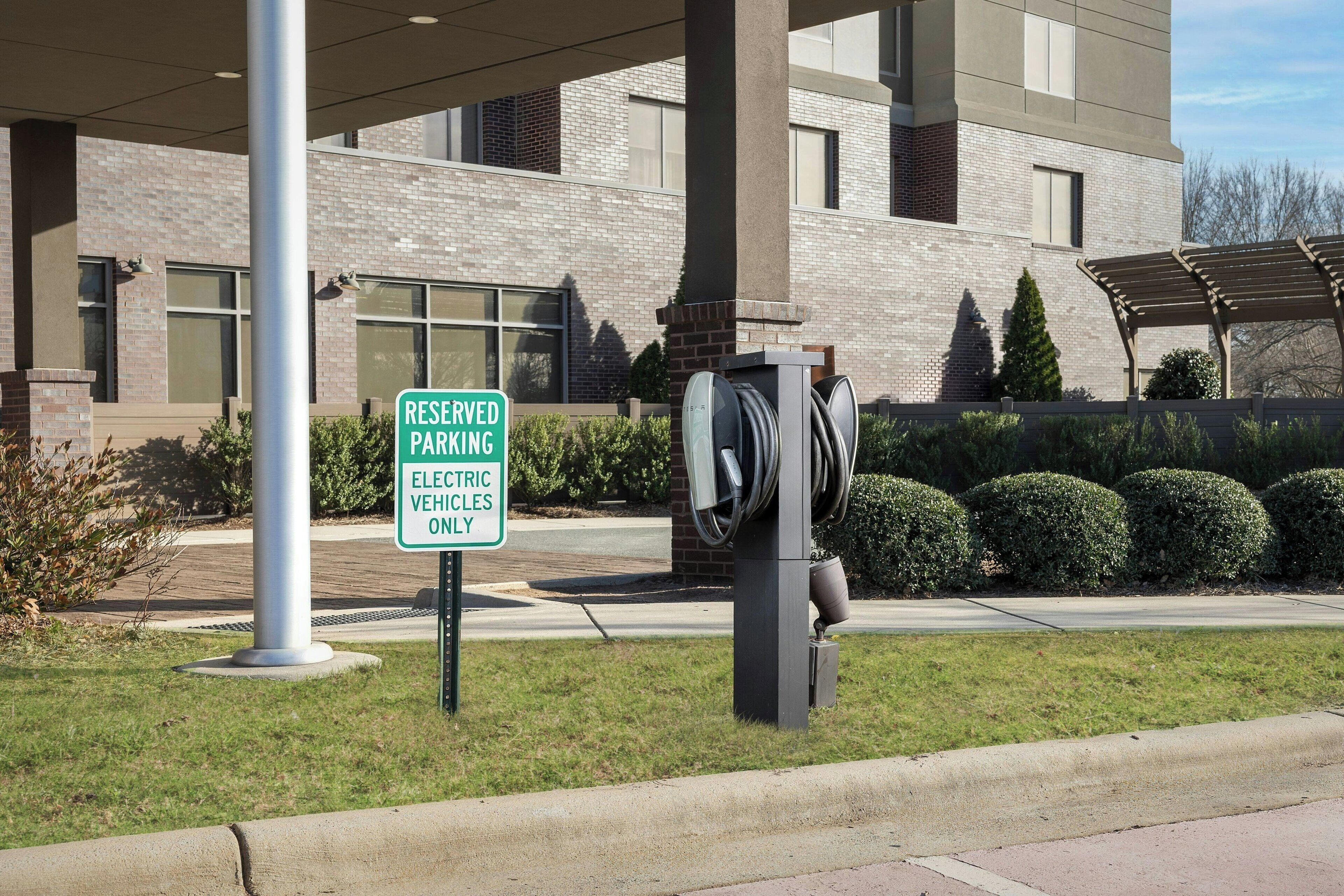 Photo - Courtyard by Marriott Charlotte Northlake