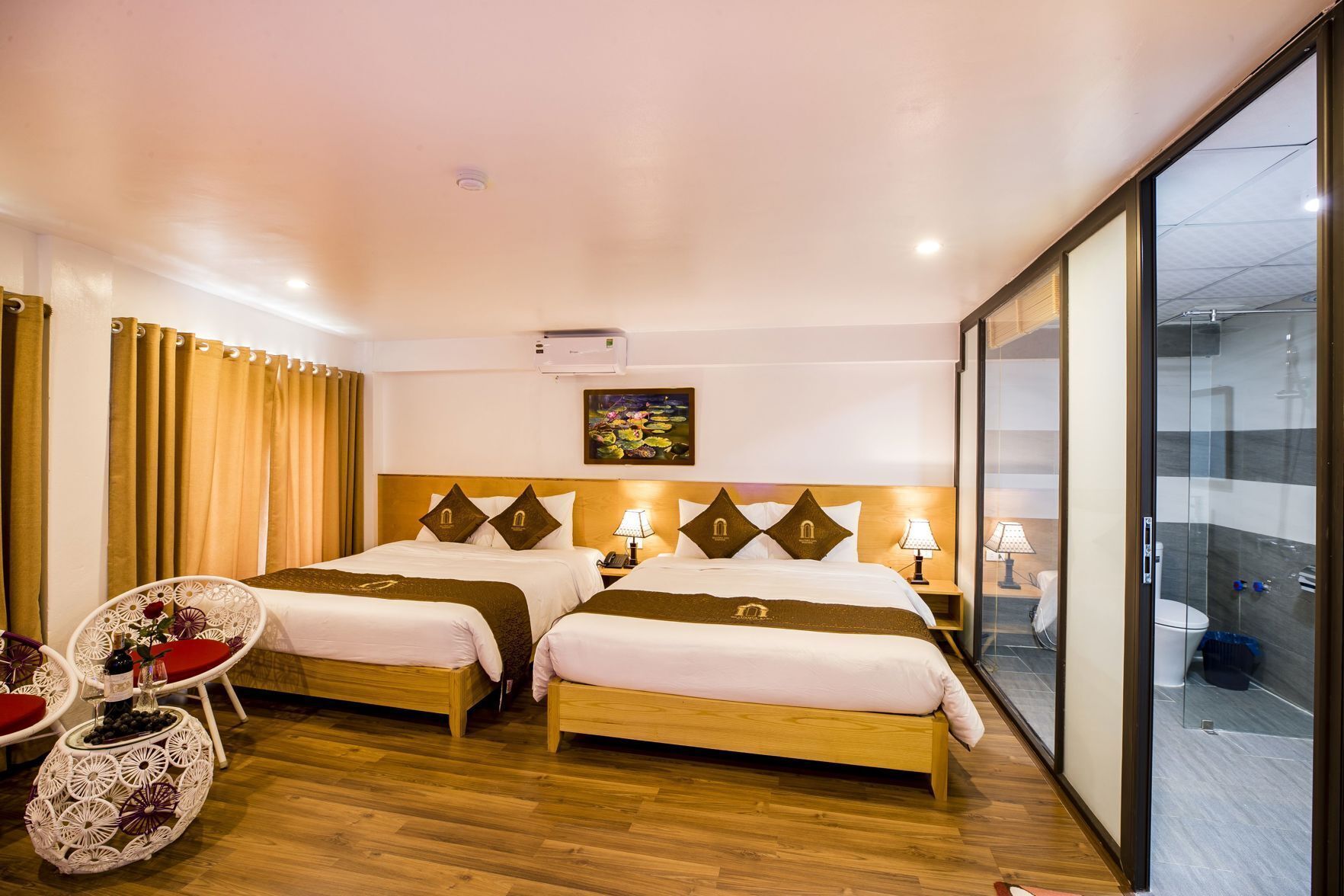 Minibar, in-room safe, desk, blackout curtains